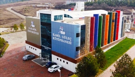کتابخانه دانشگاه دولتی ترکیه